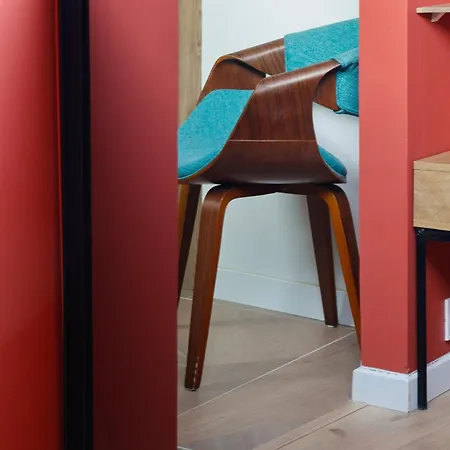 Stylish Nest - Heart Of Paris