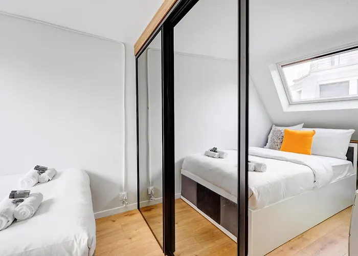 Stylish Nest - Heart Of